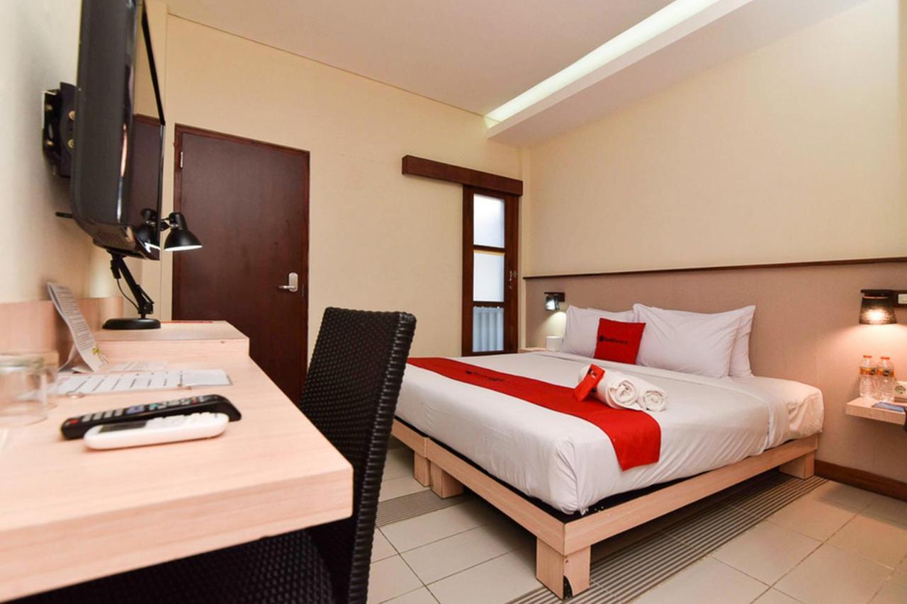 Reddoorz Near Legian Street Hotel Exterior photo