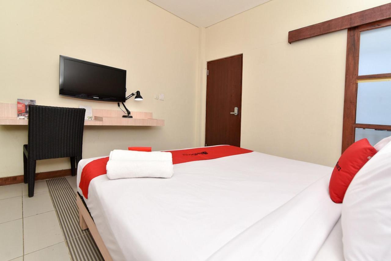 Reddoorz Near Legian Street Hotel Exterior photo