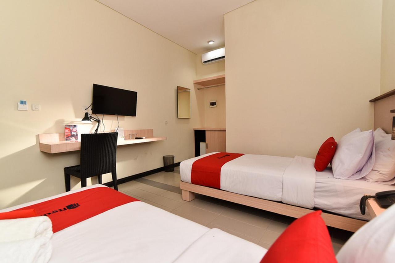 Reddoorz Near Legian Street Hotel Exterior photo